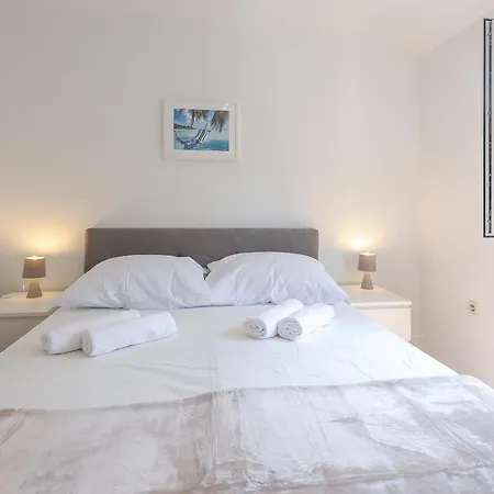 Sea View By Moro 2 *