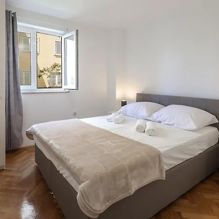 Sea View By Moro 2 *