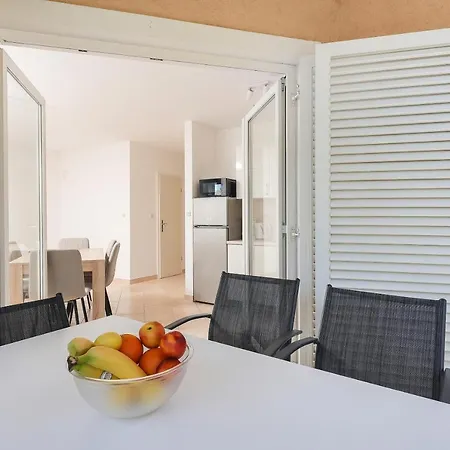 Sea View By Moro 2 *