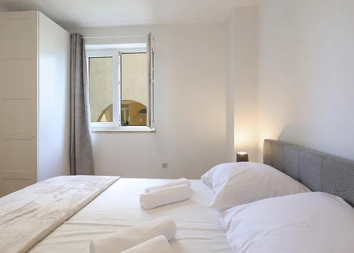 Sea View By Moro 2 *