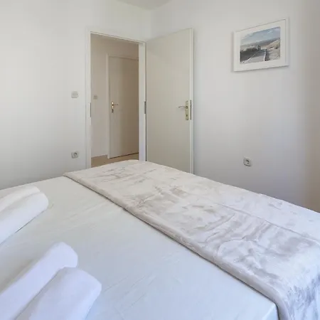 Apartment Sea View By Moro 2