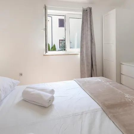 Sea View By Moro 2 Apartment *